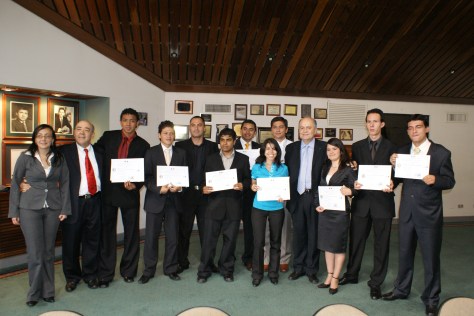 Remise des diplomes aux instructeurs du SENA